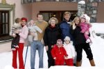 Lech 11 februari 2007
Maxima Prins Willem Alexander Amalia Alexia Koningin Beatrix Prins Constantijn Prinses Laurentien met Prinses Eloise Prins Claus Cazimir en Eleonore op vakatie in Lech.