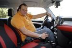 Hilversum 1 maart 2007
Menno Kohler krijgt  zijn mini cooper.