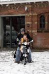 Amsterdam 8 februari 2007
Perspresentatie SBS6 in het ketelhuis. Menno Kohler op vespa scooter met Rachel massing en Bob Offenberg