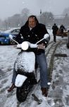Amsterdam 8 februari 2007
Perspresentatie SBS6 in het ketelhuis.Menno Kohler op vespa scooter in sneeuw