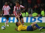 Eindhoven, 3 Maart 2007 Kompetitiewedstrijd PSV-RKC eindstand 2-0 Seizoen 2006/2007
Mika Vayrynen in duel met Tim Bakens