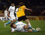 Breda, 28 Februari 2007
NAC-PSV, eindstand 3-0 Wedstrijd KNVB-beker 1/4 finale Seizoen 2006/2007
Mika Vayrynen wordt onderuit gehaald door Ronnie Stam