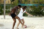 Curacao 6 januari 2006
Patrick Kluivert en Rossana Lima op het strand.
