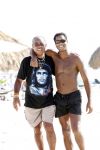 Curacao 6 januari 2006
Patrick Kluivert en zijn vader op het strand.