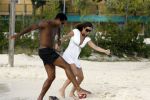 Curacao 6 januari 2006
Patrick Kluivert met Rossana Lima op het strand.