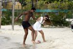 Curacao 6 januari 2006
Patrick Kluivert met Rossana Lima op het strand.
