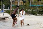 Curacao 6 januari 2006
Patrick Kluivert met Rossana Lima op het strand.