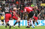 Eindhoven, 18 Maart 2007 Kompetitiewedstrijd PSV-AJAX, eindstand 1-5 Seizoen 2006/2007
Patrick Kluivert in duel met Jaap Stam