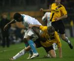Breda, 28 Februari 2007
NAC-PSV, eindstand 3-0 Wedstrijd KNVB-beker 1/4 finale Seizoen 2006/2007
Patrick Zwaanswijk in duel met Jefferson Farfan