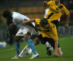 Breda, 28 Februari 2007
NAC-PSV, eindstand 3-0 Wedstrijd KNVB-beker 1/4 finale Seizoen 2006/2007
Patrick Zwaanswijk in duel met Jefferson Farfan