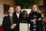 Amsterdam 15 maart 2007
Presentatie dvd box Ko v Dijk. Aanwezig zijn oa de zoons van Ko van Dijk Kees en Peter Jan v Dijk. Joop v d Ende reikte de dvd box uit.