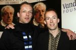 Amsterdam 15 maart 2007
Presentatie dvd box Ko v Dijk. Aanwezig zijn oa de zoons van Ko van Dijk Kees en Peter Jan v Dijk. Joop v d Ende reikte de dvd box uit.
