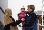 Lech 11 februari 2007
Maxima Prins Willem Alexander Amalia Alexia Koningin Beatrix Prins Constantijn Prinses Laurentien met Prinses Eloise Prins Claus Cazimir en Eleonore op vakatie in Lech.