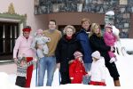 Lech 11 februari 2007
Maxima Prins Willem Alexander Amalia Alexia Koningin Beatrix Prins Constantijn Prinses Laurentien met Prinses Eloise Prins Claus Cazimir en Eleonore op vakatie in Lech.