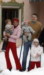 Lech 11 februari 2007
Maxima Prins Willem Alexander Amalia Alexia Koningin Beatrix Prins Constantijn Prinses Laurentien met Prinses Eloise Prins Claus Cazimir en Eleonore op vakatie in Lech.