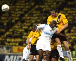 Breda, 28 Februari 2007
NAC-PSV, eindstand 3-0 Wedstrijd KNVB-beker 1/4 finale Seizoen 2006/2007
Rob Penders in duel met Arouna Kone