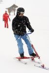 Fiss 26 februari 2007
Ruud Gullit en Marco Borsato op speciale ski's. Trikke skki. De Trikke skki is in america een enorme rage en Marco en Ruud probeerden hem uit.