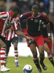 Eindhoven, 18 Maart 2007 Kompetitiewedstrijd PSV-AJAX, eindstand 1-5 Seizoen 2006/2007
Ryan Babel in duel met Eduardo Alcides