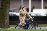 Amsterdam 14 februari 2007
Steven Beek op de fiets met gsm