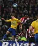 Eindhoven, 3 Maart 2007 Kompetitiewedstrijd PSV-RKC eindstand 2-0 Seizoen 2006/2007
Tim Janssen in duel met Eduardo Alcides
