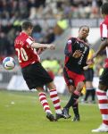 Eindhoven, 18 Maart 2007 Kompetitiewedstrijd PSV-AJAX, eindstand 1-5 Seizoen 2006/2007
Urby Emanuelson in duel met Ibrahim Afellay