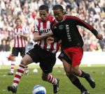 Eindhoven, 18 Maart 2007 Kompetitiewedstrijd PSV-AJAX, eindstand 1-5 Seizoen 2006/2007
Urby Emanuelson in duel met Ibrahim Afellay