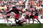 Eindhoven, 18 Maart 2007 Kompetitiewedstrijd PSV-AJAX, eindstand 1-5 Seizoen 2006/2007
Urby Emanuelson op de huid gezeten door Ibrahim Afellay