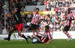 Eindhoven, 18 Maart 2007 Kompetitiewedstrijd PSV-AJAX, eindstand 1-5 Seizoen 2006/2007
Urby Emanuelson in duel met Ibrahim Afellay