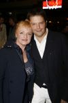 AMSTERDAM 5 maart 2007
Premiere Voebalvrouwen, nieuwe serie Talpa, in Tuschinski. Viktor Low met vrouw