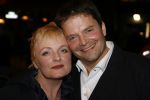 AMSTERDAM 5 maart 2007
Premiere Voebalvrouwen, nieuwe serie Talpa, in Tuschinski. Viktor Low met vrouw