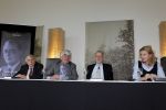 Soestdijk 8 maart 2010
Presentatie boek Annejet v Zijl over prins Bernhard op paleis soestdijk. Cees Fasseur Hans Blom Geert Mak en Philip Freriks zijn aanwezig om het boek te bespreken.
Peter Smulders bv