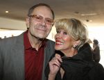 Oud Loosdrecht, 11 Maart 2010
Receptie t.g.v. 50 jaar artiest zijn van Anneke Gronloh
Anneke Gronloh met Rob de Nijs
Foto Peter Smulders BV