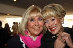 Oud Loosdrecht, 11 Maart 2010
Receptie t.g.v. 50 jaar artiest zijn van Anneke Gronloh
Anneke Gronloh met Willeke Alberti
Foto Peter Smulders BV