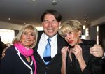 Oud Loosdrecht, 11 Maart 2010
Receptie t.g.v. 50 jaar artiest zijn van Anneke Gronloh
Anneke Gronloh met Willeke Alberti en Bart Peeters
Foto Peter Smulders BV