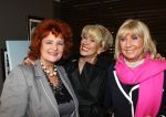 Oud Loosdrecht, 11 Maart 2010
Receptie t.g.v. 50 jaar artiest zijn van Anneke Gronloh
Anneke Gronloh samen met Imca Marina en Willeke Alberti
Foto Peter Smulders BV