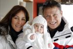 Blatten 23 februari 2010
Marco en Leontien Borsato op skivakantie met hun kinderen Luca Senna en Jada. Ook Armando Vanessa en Chiara Borsato zijn erbij . Moeder Mary was er ook bij.
Peter Smulders bv
