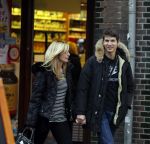 Amsterdam 6 februari 2010
Candy Dulfer met haar vriend op de cornelis schuytstraat.
Peter Smulders bv