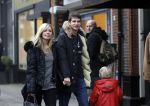 Amsterdam 6 februari 2010
Candy Dulfer met haar vriend op de cornelis schuytstraat.
Peter Smulders bv