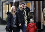 Amsterdam 6 februari 2010
Candy Dulfer met haar vriend op de cornelis schuytstraat.
Peter Smulders bv
