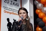 Amsterdam 6 maart 2010
Charlotte ten Brink zingt bij azzuro for kids op de pc hooftstraat. Robert Roos en haar zussen kijken toe
Peter Smulders bv