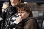 Amsterdam 17 maart 2010
De kist van hans v Mierlo wordt van zijn huis naar de rode hoed gebracht. Zijn vrouw Connie palmen en zijn kinderen zijn daarbij aanwezig.
Peter Smulders bv