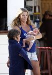 Saint Tropez 31 juli 2009
Danielle Overgaag Oerlemans met dochter Kate  Thijmen Fiene en benjamin op vakantie op saint Tropez.
Peter Smulders bv