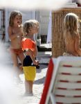 Saint Tropez 31 juli 2009
Danielle Overgaag Oerlemans met dochter Kate  Thijmen Fiene en benjamin op vakantie op saint Tropez.
Peter Smulders bv