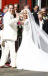 Fijnaart Willemstad 9 mei 2008
Trouwen Frans Bauer en Mariska. Christian Jan en Frans Jr zijn natuurlijk erbij.
Op de foto de vermoorde Tante Doortje Bauer met achter haar, d'r man Giel de Krom    Tante Doortje de Krom
Peter Smulders bv