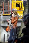 Amsterdam 16 maart 2010
Doutzen Kroes in Amsterdam. Haar vriend Sunnery James komt bij het amerikaanse consulaat blij naar buiten omdat een werkvisum voor Amerika heeft gekregen.
Peter Smulders bv