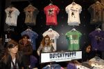 Den Haag 11 februari 2010
Presentatie t shirts van Dutchy puppy bij de sting. Bridget Maasland en haar ouders behartigen de belangen.
Peter Smulders bv