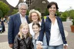 Kaatsheuvel 2 augustus 2009
Premiere show in de efteling. Ed v Tijn met vrouw en kleinkinderen
Peter Smulders bv