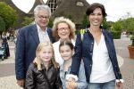 Kaatsheuvel 2 augustus 2009
Premiere show in de efteling. Ed v Tijn met vrouw en kleinkinderen
Peter Smulders bv