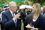 Breukelen 17 juni 2009
Haringparty op Neijenrode. Pieter v Vollenhoven met Evelyne Westerman
Peter Smulders bv