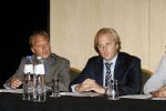 Amsterdam 1 juli 2009
Robert Schoemacher en zijn vader Matthijs tijdens persconferentie in het hilton hotel waar ze bekendmaken dat de familie Malenstein van de Bergmann kliniek 
hun kliniek overgenomen heeft.  Wel blijven ze werken voor hen.
Peter Smulders bv